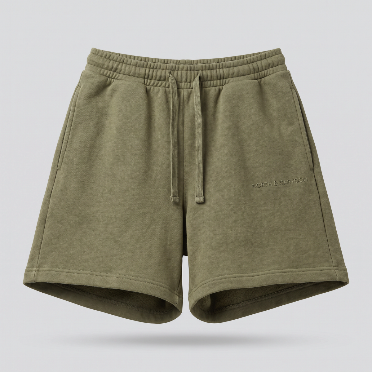 Short en molleton, olive, vue de face — NORTH & CARTOON