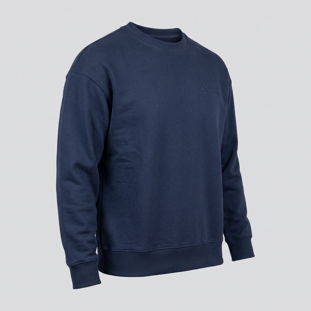 Sweat col rond, bleu nuit, vue de trois-quarts — NORTH & CARTOON